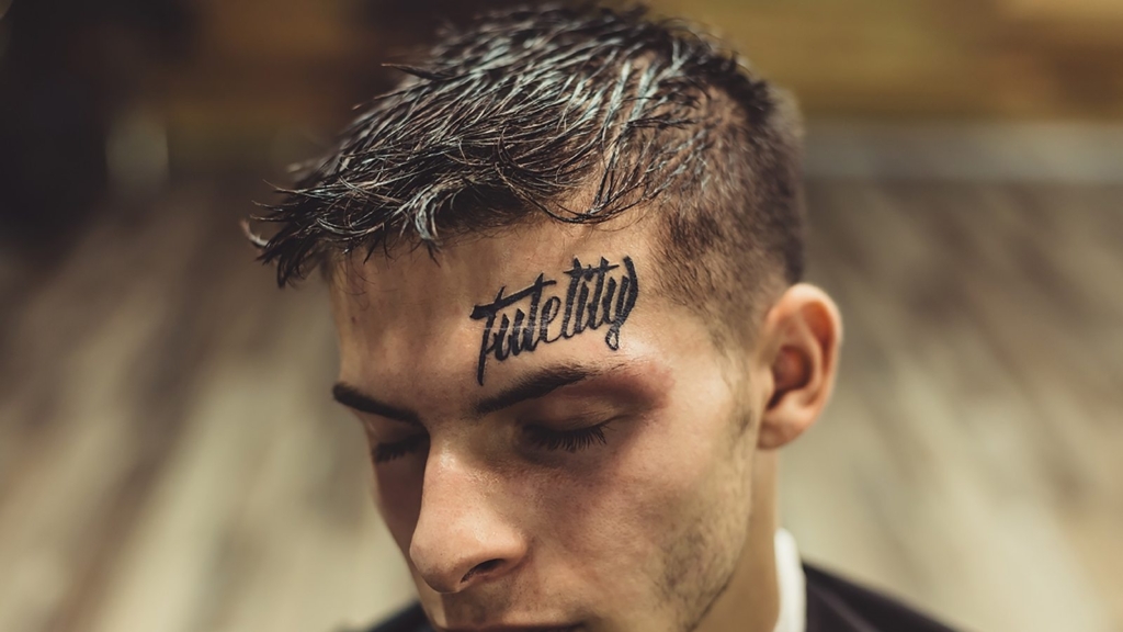 portrait-of-man-with-tattoo-PJPNNRD-2-1600x900